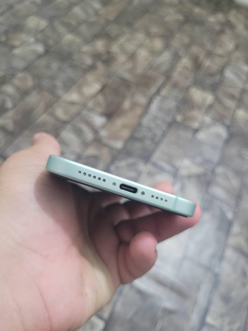 Apple iPhone 15 plus 0