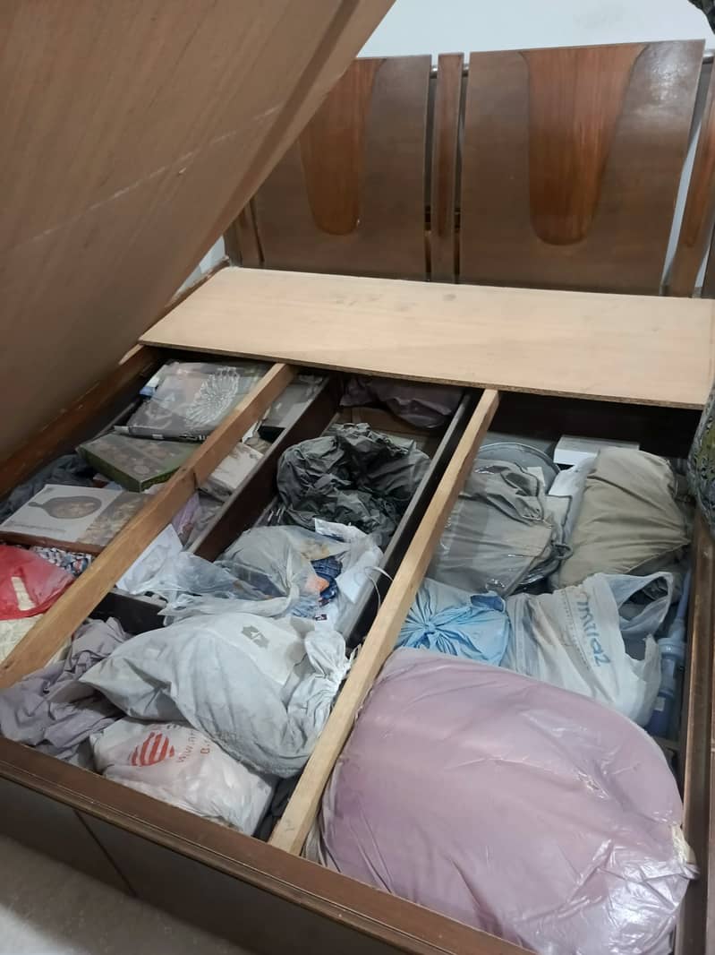 Bed king size 5