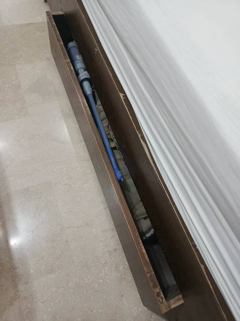 Bed king size 6
