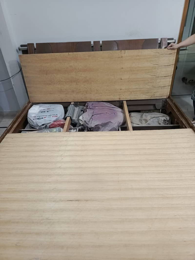 Bed king size 9