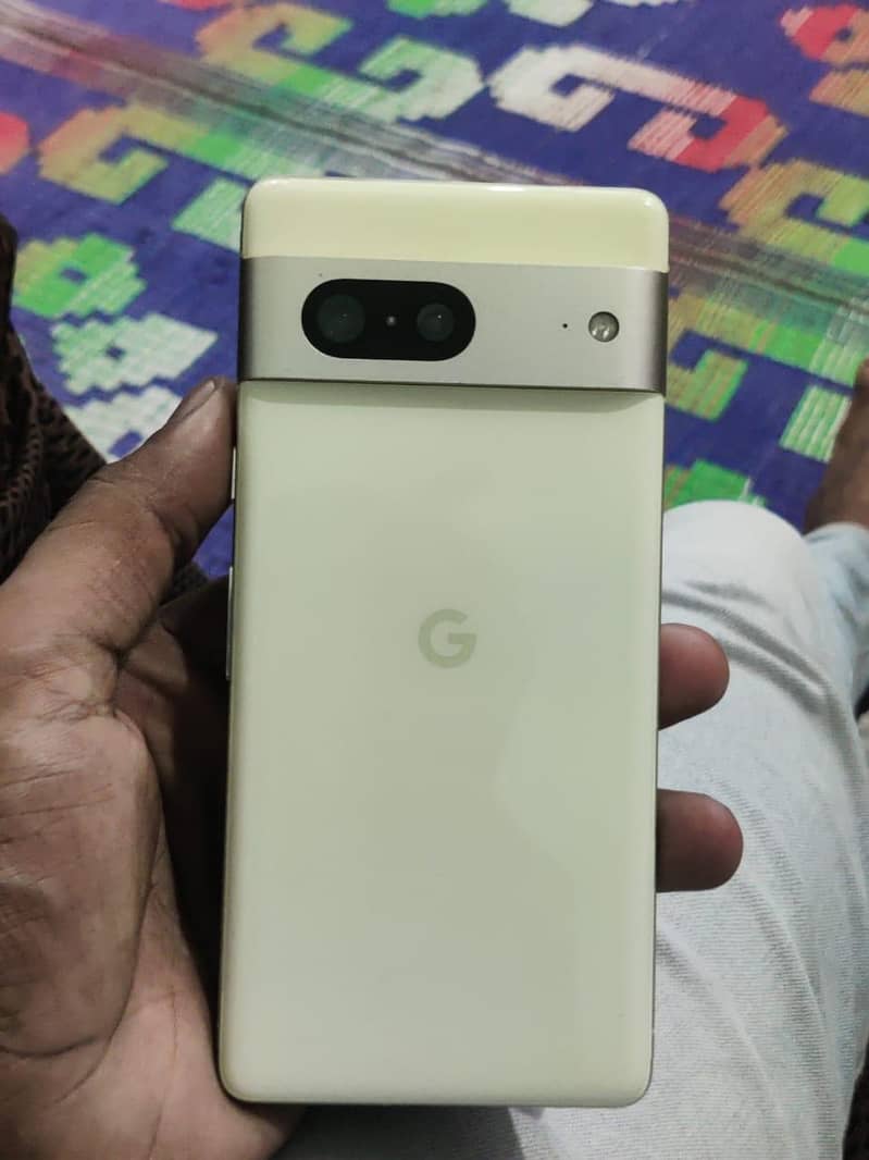 Google Pixel 7 4