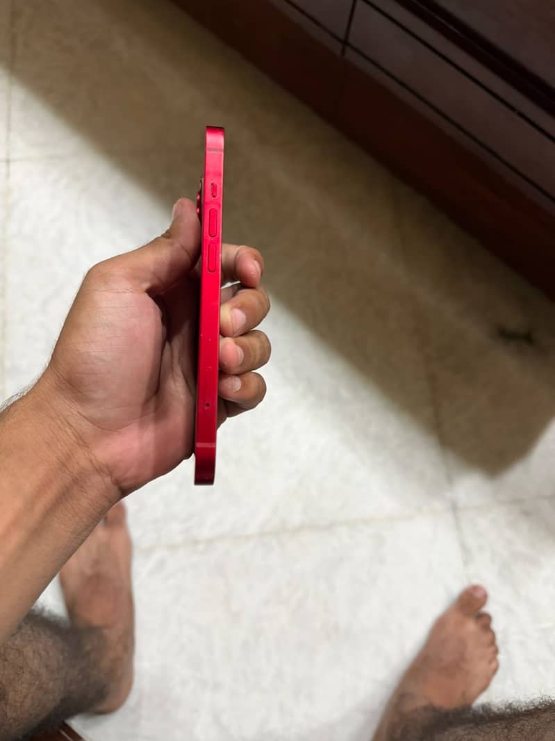Apple iPhone 13 2