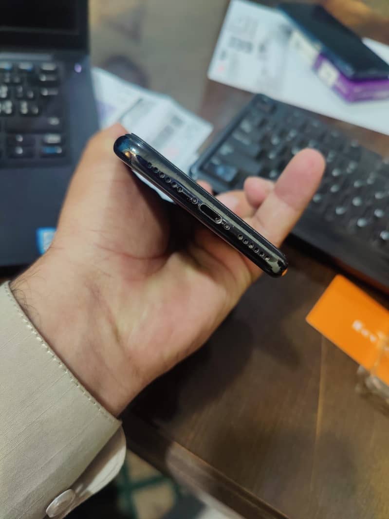 iPhone X 5