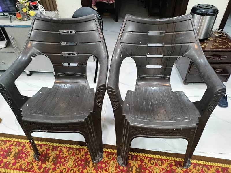 Plastic Chairs 0