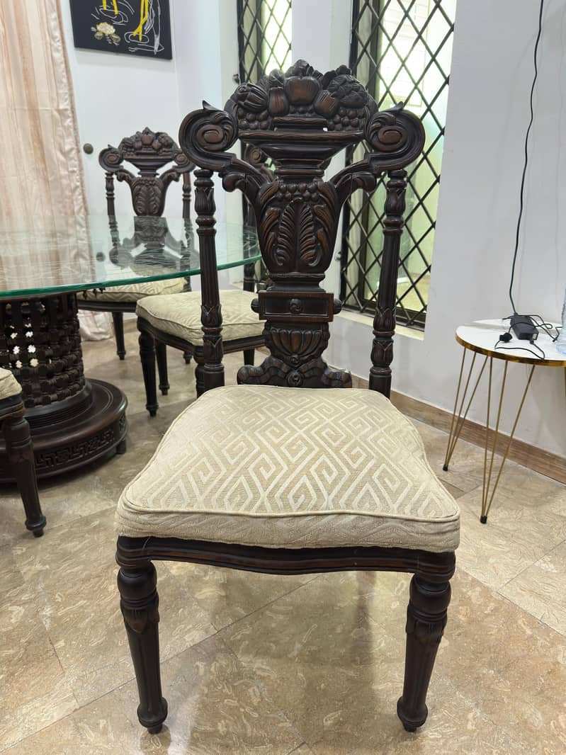 Round Dinning Table Chinioti 1