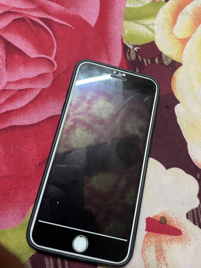 Apple iPhone 7 Plus 0