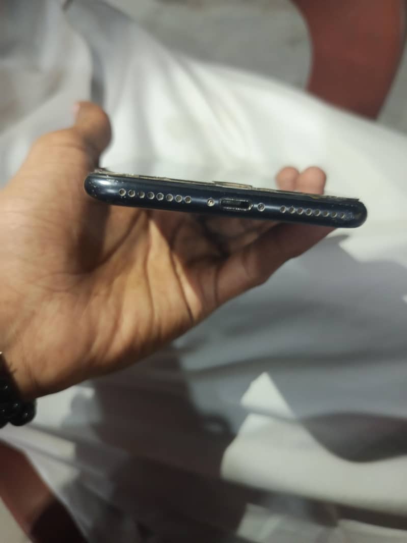 Apple iPhone 7 Plus 2