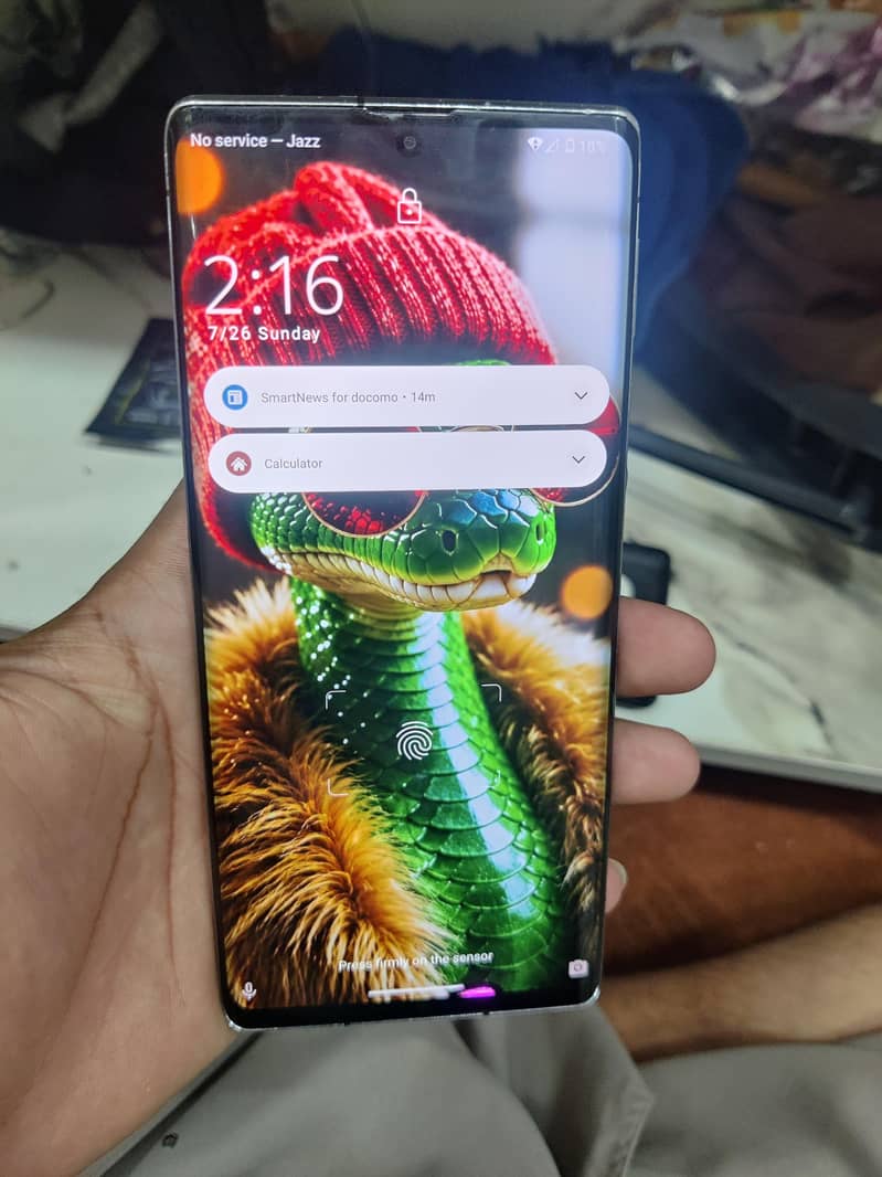 Sharp Aquos R6 5
