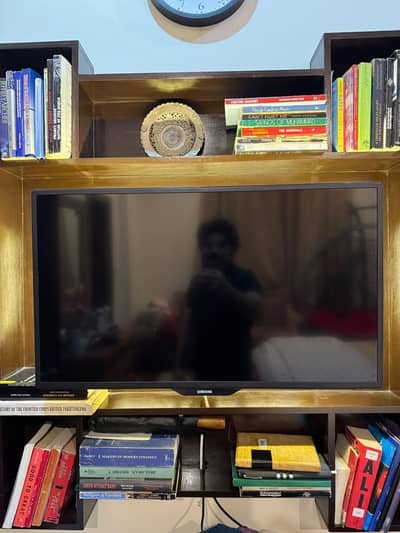 Samsung Led 32 inches (New - Condition) Read Ad