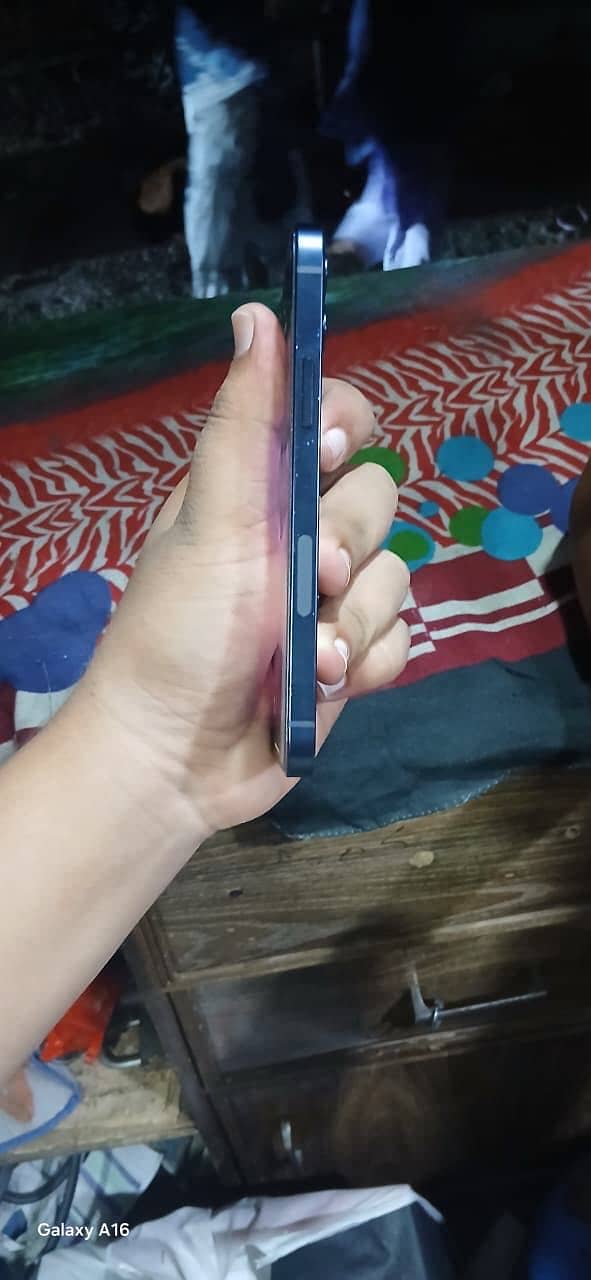 Apple iPhone 12 2