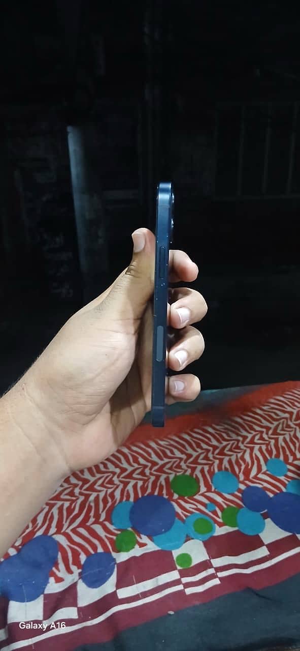 Apple iPhone 12 4