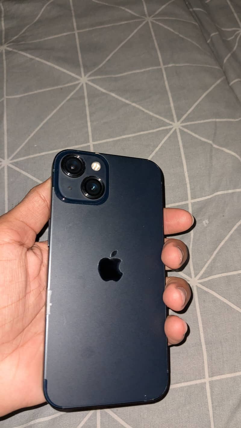 Apple iPhone 13 4