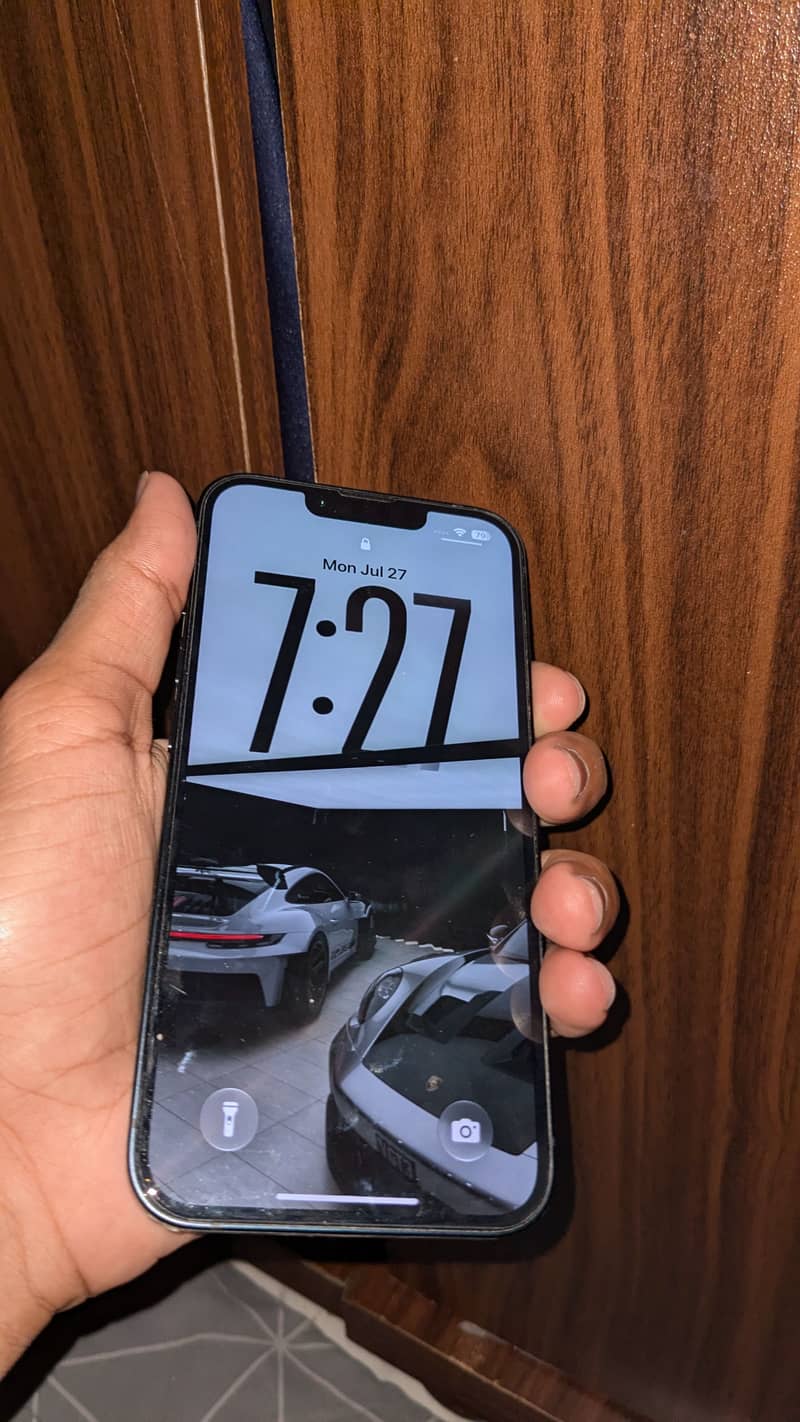 Apple iPhone 13 5