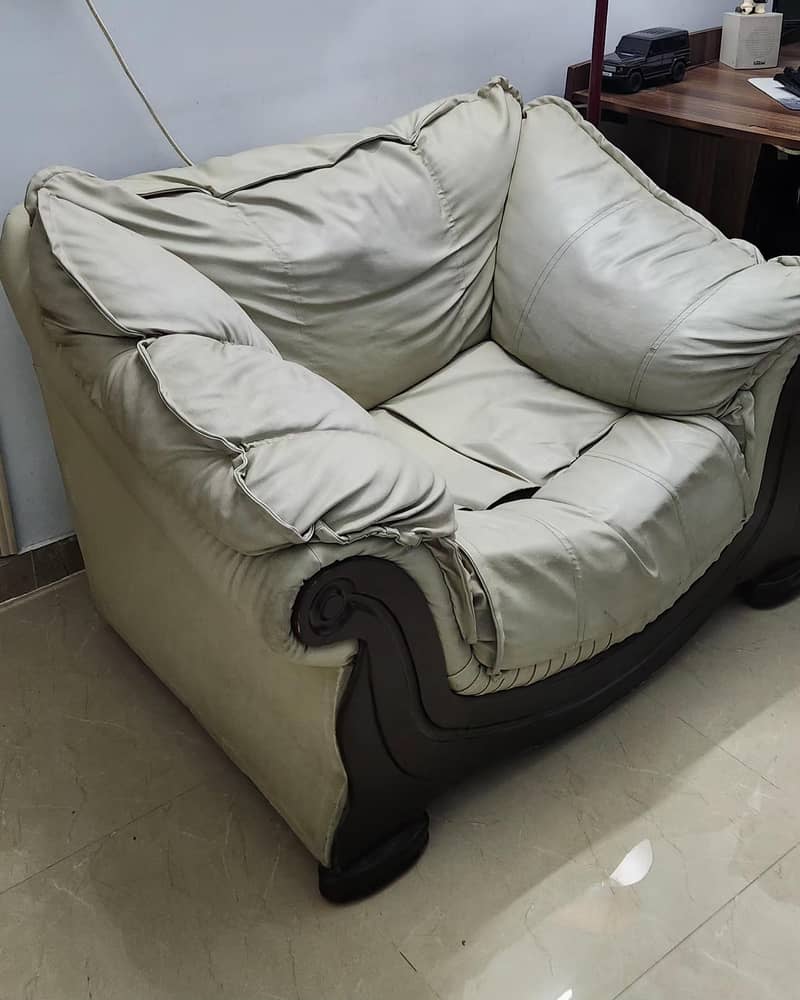 UK Return Huge Sofa 1