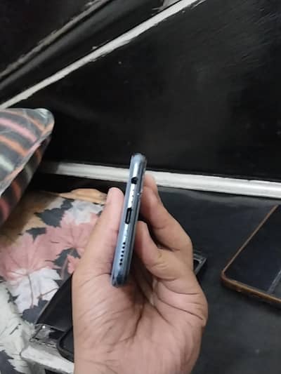 Vivo V21e