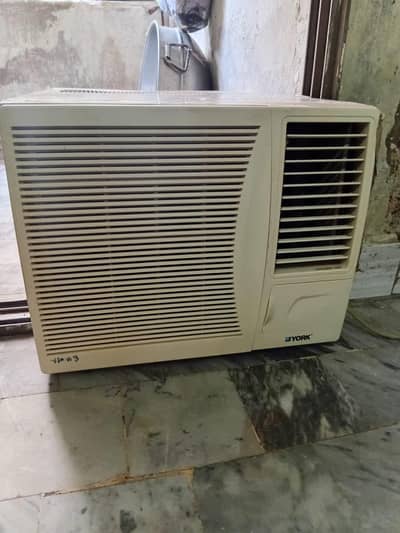 window. 75 ton ac zabardast coling original Gas no open no repair