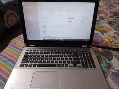 TOSHIBA LAPTOP FOLDABLE TO TABLET