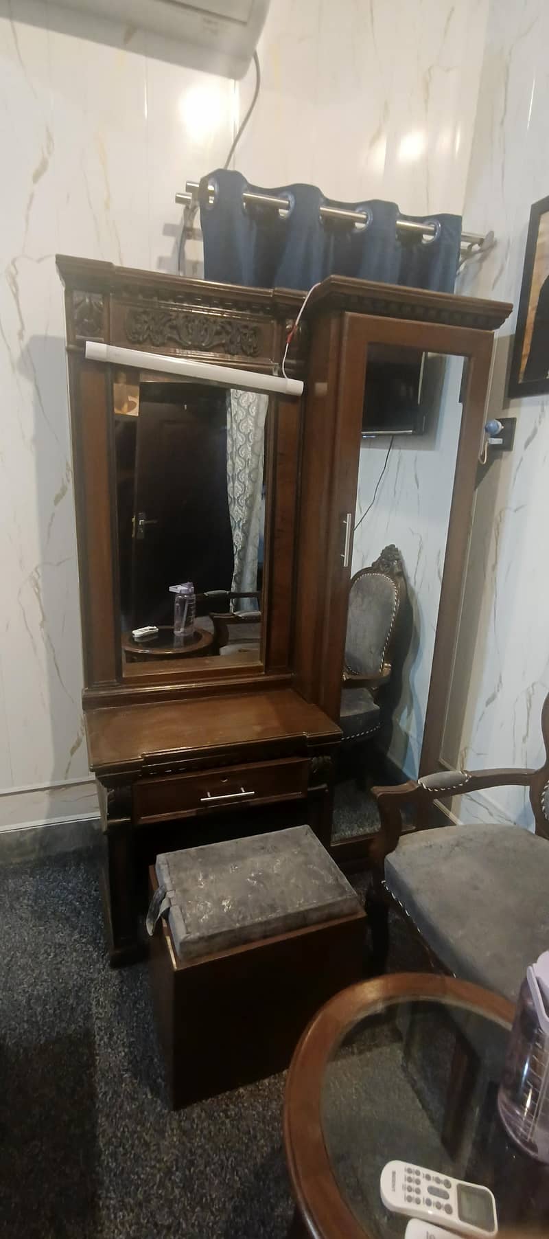 dressing table 0
