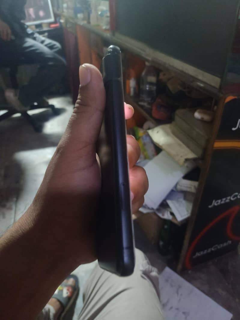 Google Pixel 8 3