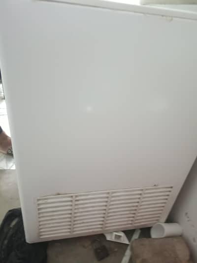 2 freezer han ak 2 door wala ak one door