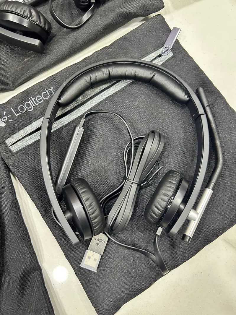 Poly Black wire 7