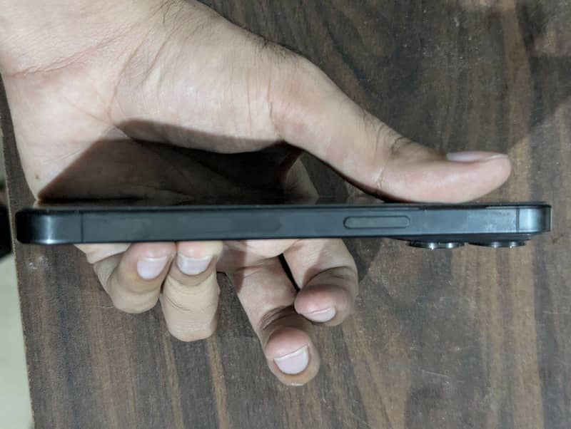 Apple iPhone 15 Pro 3