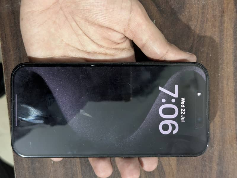 Apple iPhone 15 Pro 4