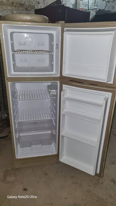 Dowlance fridge