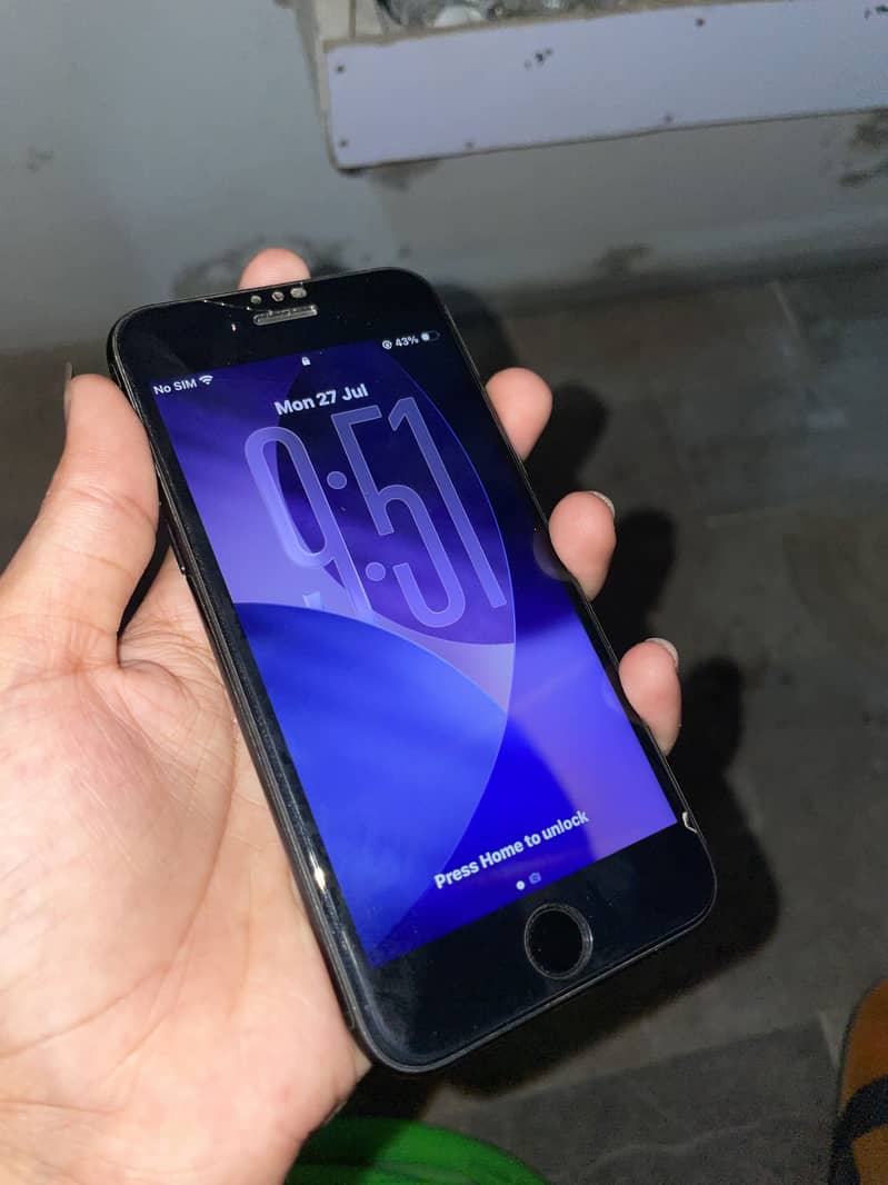Apple iPhone SE 0