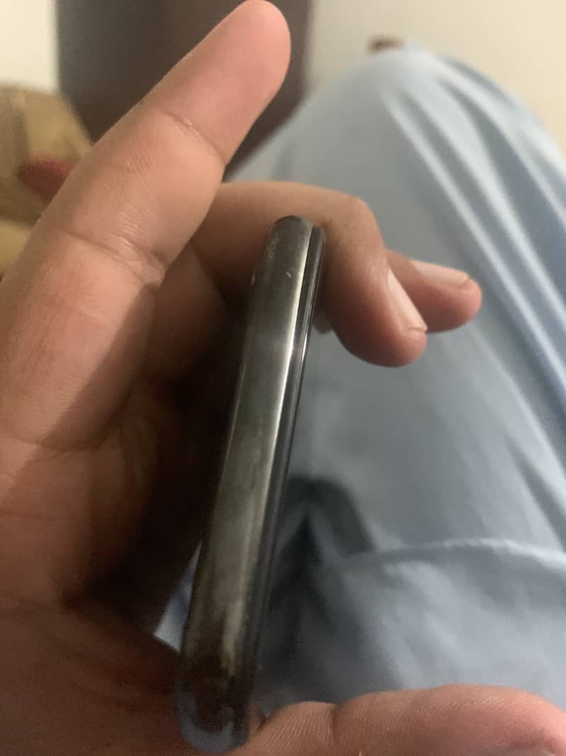 Apple iPhone X 3