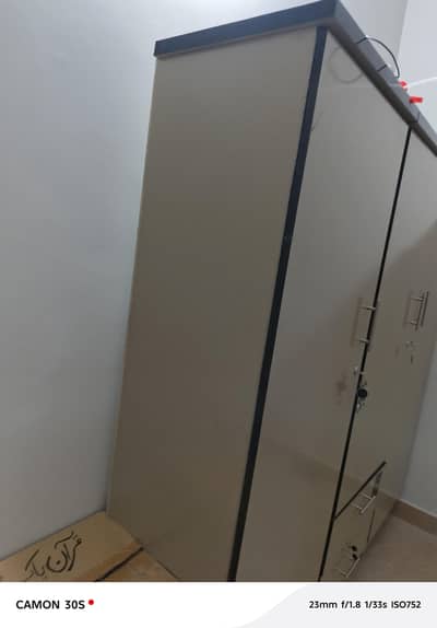 3 Door Cupboard for Sale – Strong & Spacious