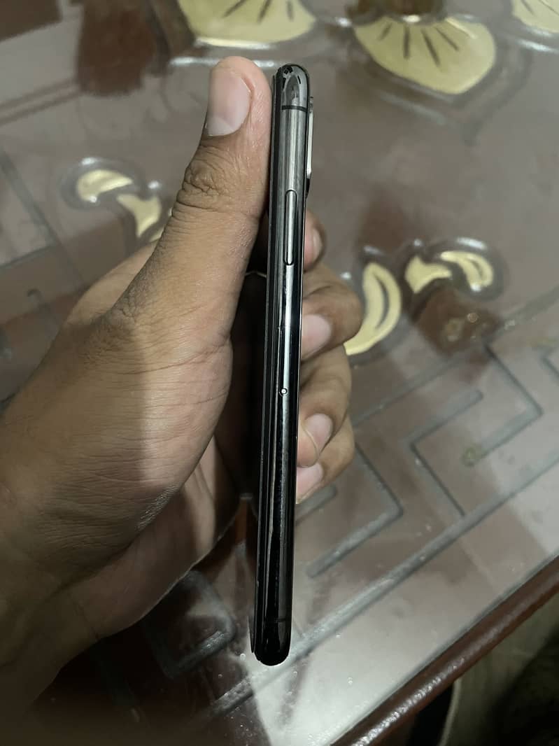iPhone XS 11