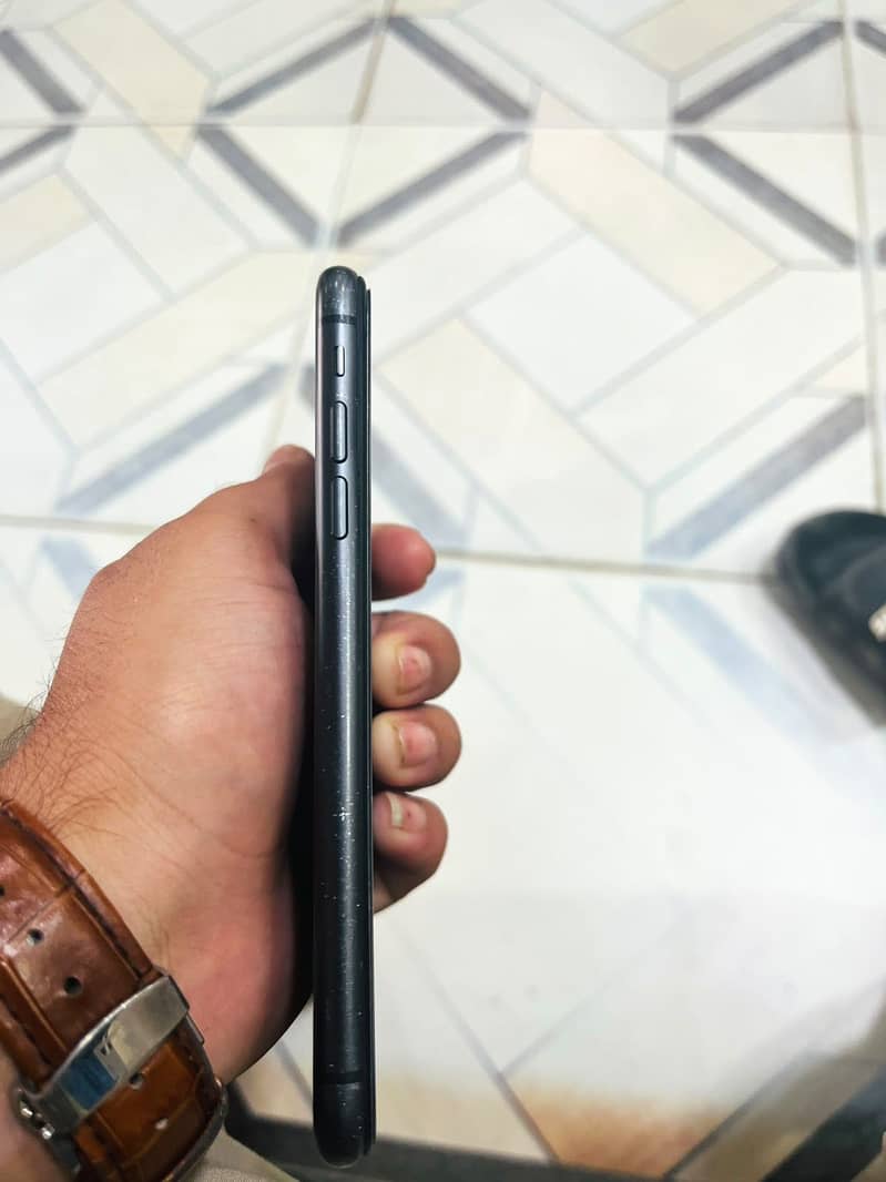 Apple iPhone 11 5