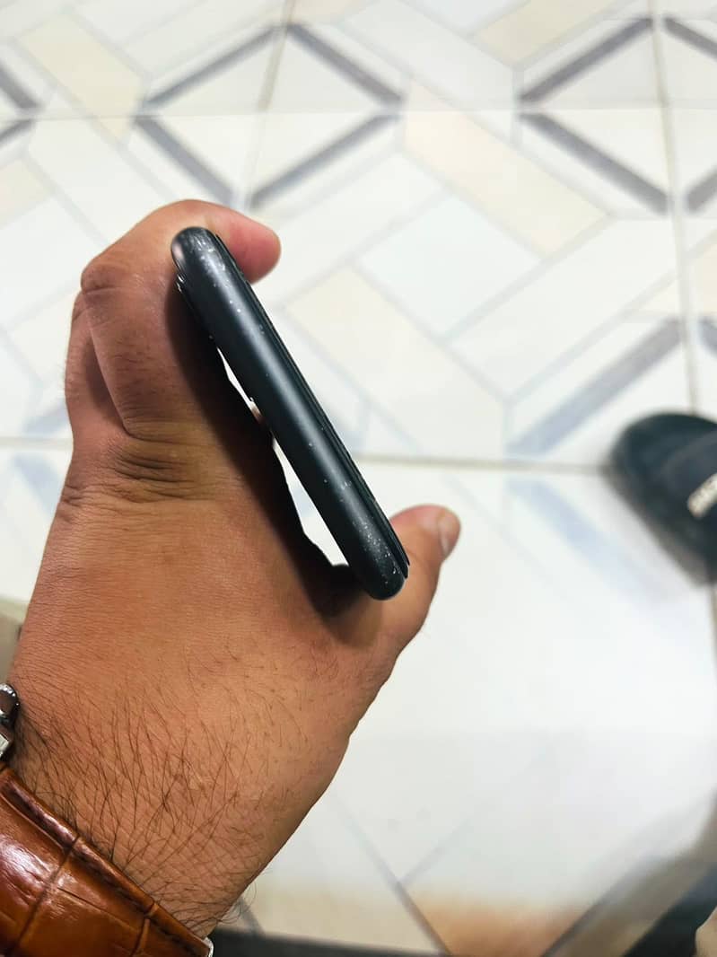 Apple iPhone 11 7