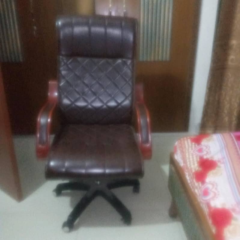 executive chair 1