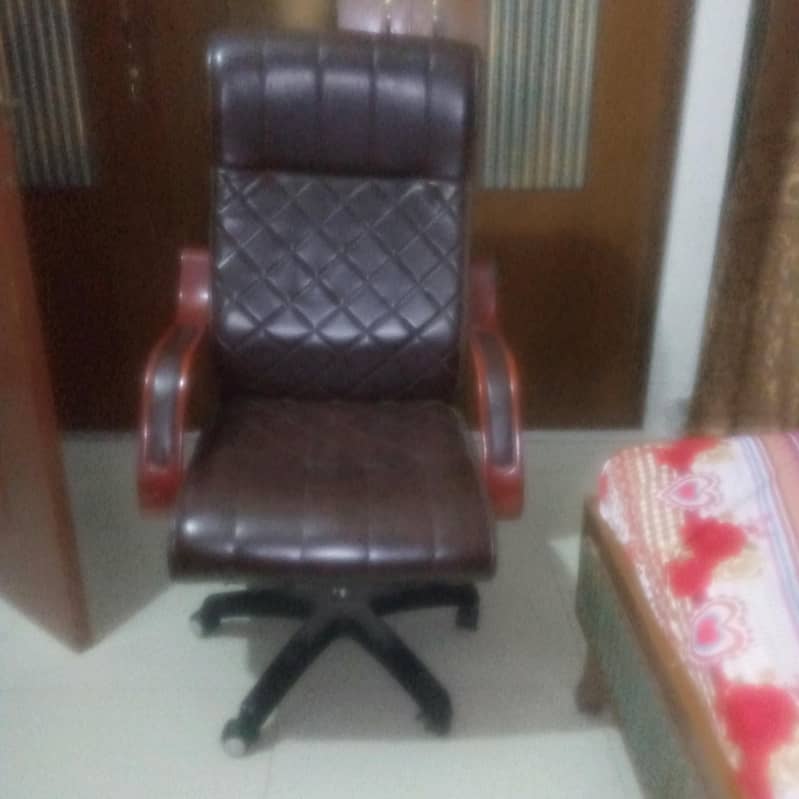 executive chair 2