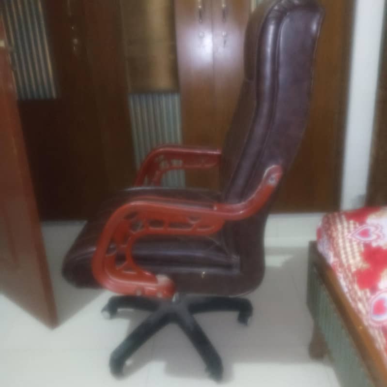 executive chair 4