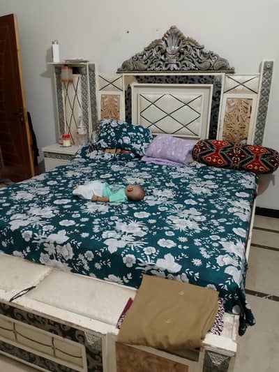 Bed+side table