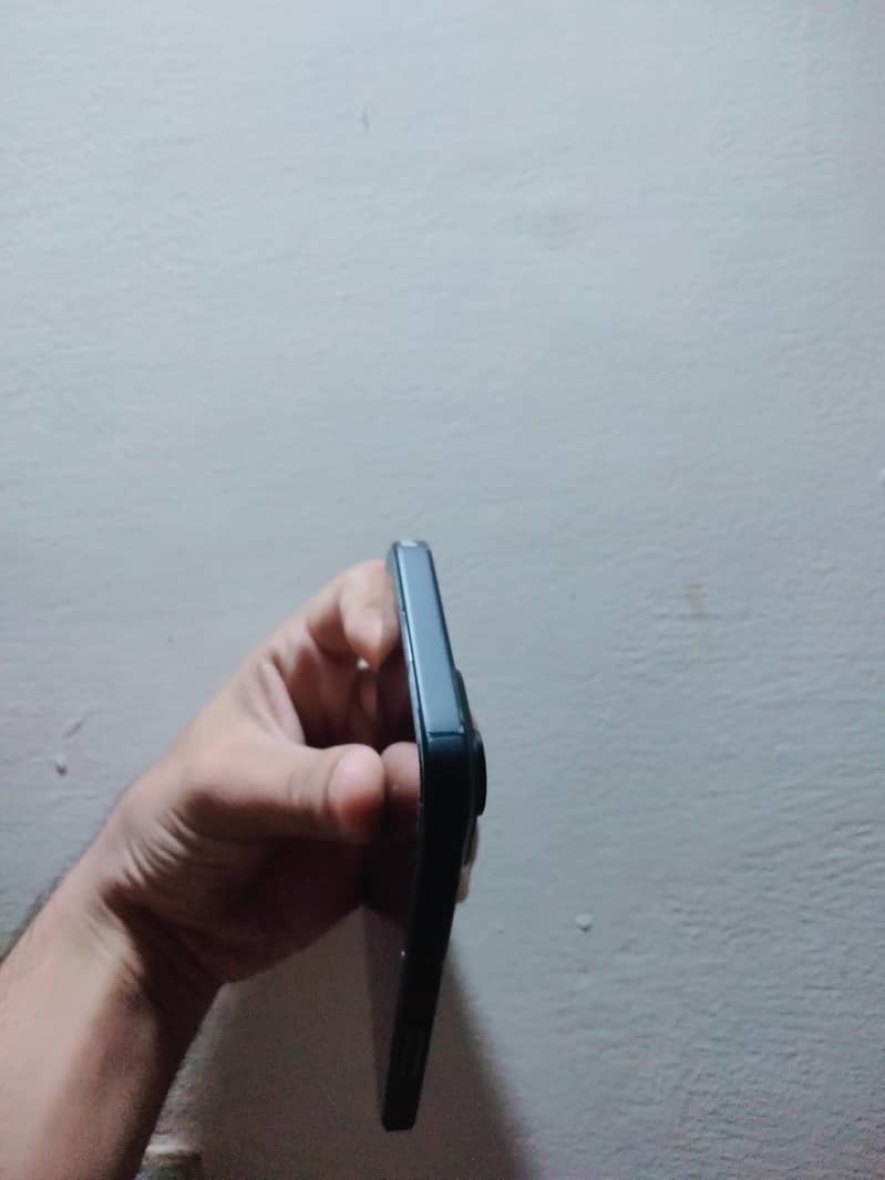 Apple iPhone 15 6