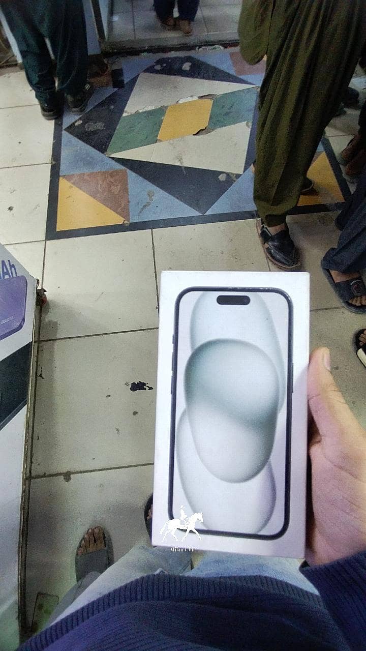 Apple iPhone 15 9