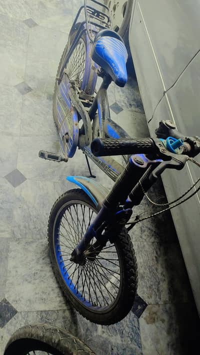 kids cycle in mint condition with new tires