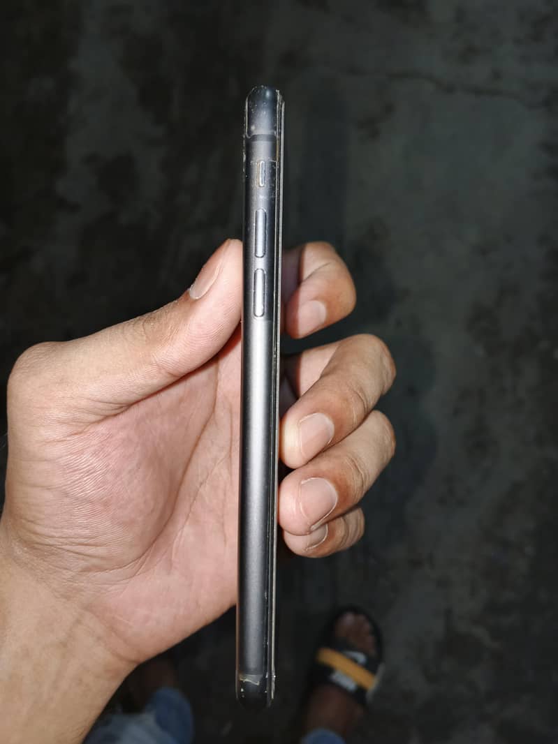 Apple iPhone 11 2