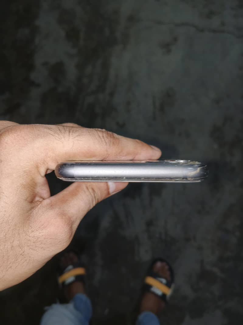 Apple iPhone 11 5