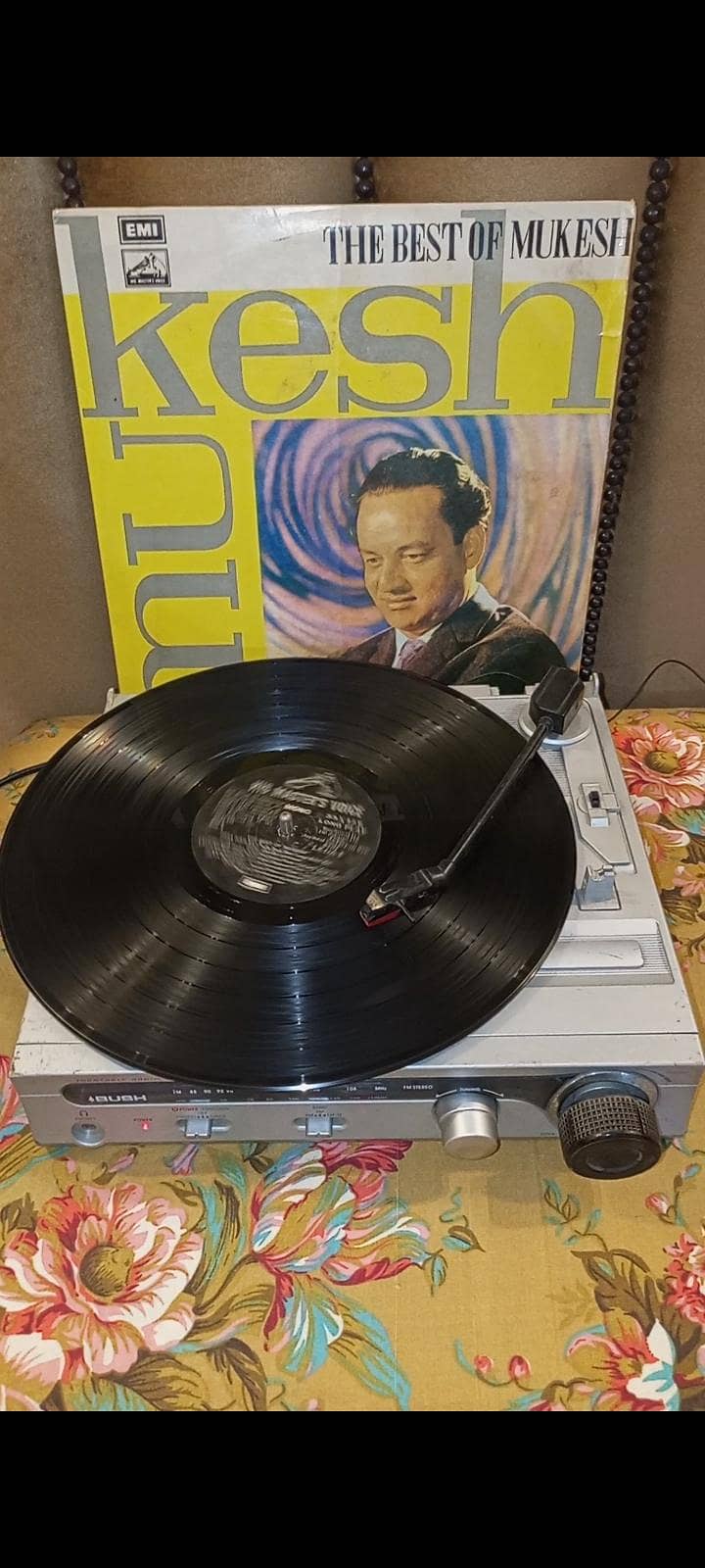 BUSH 2 Speed Record Player with 2 Band Radio. Video Available 0