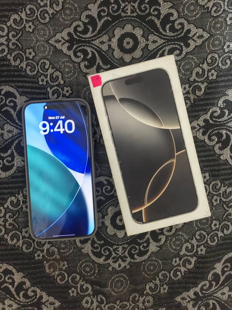 Apple iPhone 16 Pro Max 0