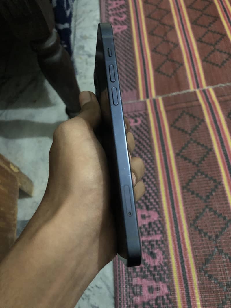 Apple iPhone 12 2