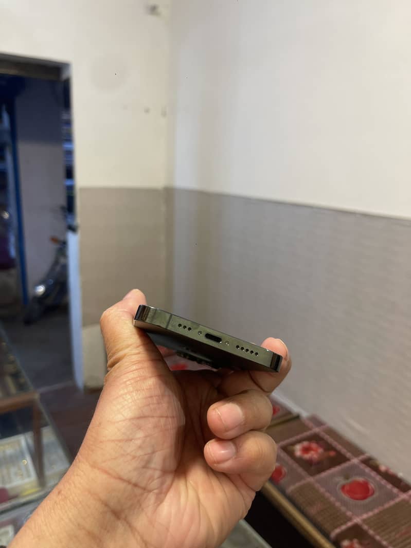 iphone 13 pro 2