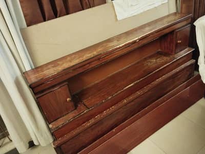king size wooden double bed
