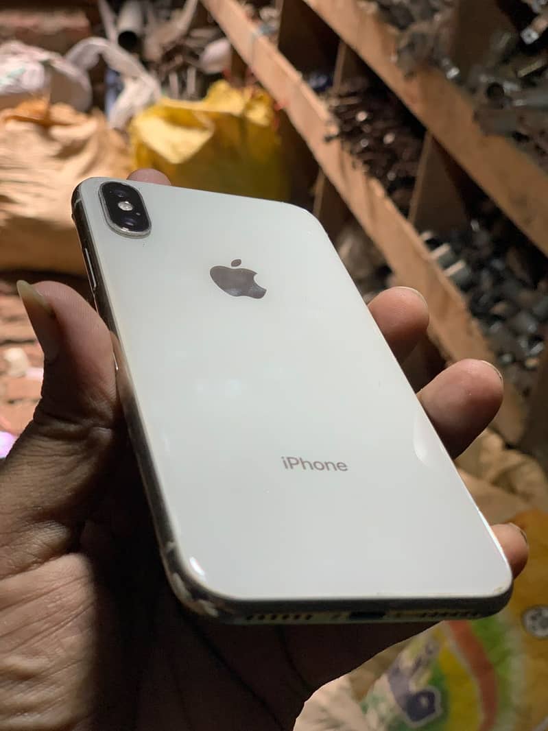 Apple iPhone X 3