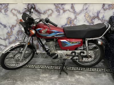 Honda 125 all ok all dacomants ok arjent sale just serious prsan